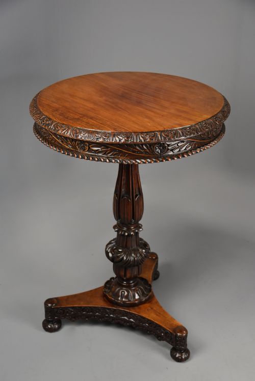 MID 19TH CENTURY ANGLO INDIAN PADOUK CIRCULAR TILT TOP OCCASIONAL TABLE PROBABLY FROM THE BOMBAY REGION - ADDITIONAL PHOTO 6