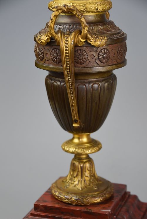 PAIR OF FINE QUALITY LATE 19TH CENTURY FRENCH BRONZE GILT BRONZE TABLE LAMPS - ADDITIONAL PHOTO 9