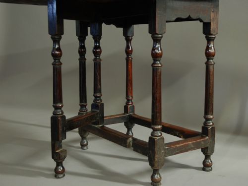 EXTREMELY RARE LATE 17TH CENTURY OAK ASH GATELEG SIDE TABLE OF SMALL PROPORTIONS IN ORIGINAL UNTOUCHED CONDITION - ADDITIONAL PHOTO 10