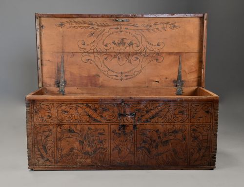EARLY 17TH CENTURY NORTH ITALIAN CYPRESS WOOD CHEST OF SUPERB ORIGINAL PATINA - ADDITIONAL PHOTO 6