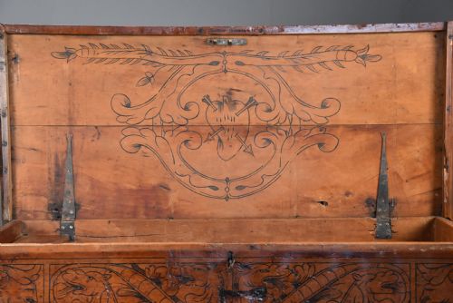 EARLY 17TH CENTURY NORTH ITALIAN CYPRESS WOOD CHEST OF SUPERB ORIGINAL PATINA - ADDITIONAL PHOTO 7