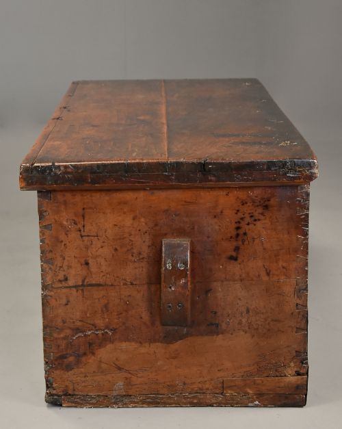 EARLY 17TH CENTURY NORTH ITALIAN CYPRESS WOOD CHEST OF SUPERB ORIGINAL PATINA - ADDITIONAL PHOTO 11