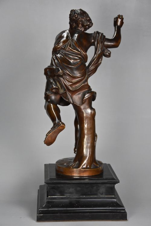 LARGE LATE 19TH CENTURY BRONZE FIGURE OF HIPPOMENES SIGNED 'BARBEDIENNE' AFTER AN ORIGINAL BY COUSTOU - ADDITIONAL PHOTO 9