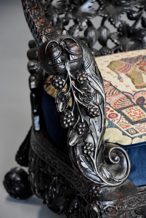 RARE HIGHLY DECORATIVE MID 19TH CENTURY INDIAN CARVED BLACKWOOD ARMCHAIR OF SUPERB QUALITY - ADDITIONAL PHOTO 8
