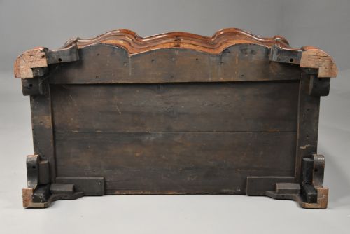 RARE LATE 18TH CENTURY CONTINENTAL MAHOGANY COMMODE OF OXBOW FORM OF GENEROUS PROPORTIONS - ADDITIONAL PHOTO 16