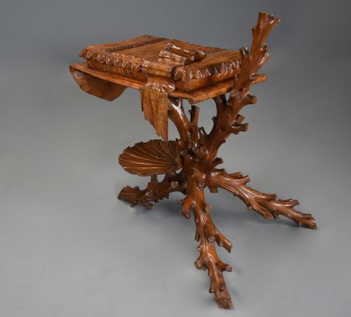 SUPERB RARE LATE 19TH CENTURY ITALIAN FINELY CARVED PINE GROTTO WORK TABLE - ADDITIONAL PHOTO 4