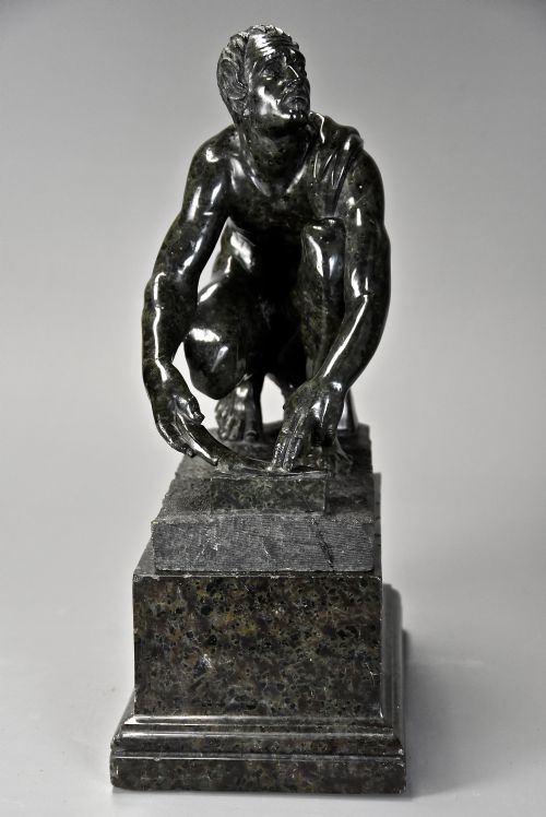 FINELY CARVED 19TH CENTURY ITALIAN GRAND TOUR VERDO PRATO FIGURE OF ARROTINO OR THE KNIFE SHARPENER - ADDITIONAL PHOTO 3