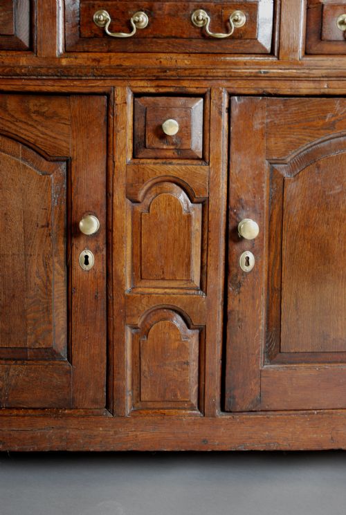 MID 18TH CENTURY WELSH OAK CWPWRDD TRIDARN OF SUPERB PATINA PROBABLY FROM THE SNOWDONIA REGION - ADDITIONAL PHOTO 8