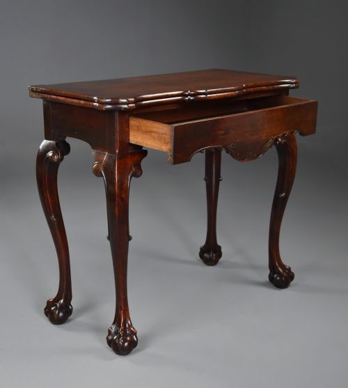 RARE SOPHISTICATED 18TH CENTURY IRISH AMERICAN BLACK WALNUT TEA TABLE OF SUPERB PATINA WITH UNUSUAL INLAID BIRD DESIGN - ADDITIONAL PHOTO 4