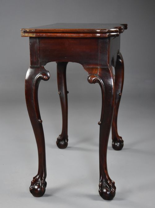 RARE SOPHISTICATED 18TH CENTURY IRISH AMERICAN BLACK WALNUT TEA TABLE OF SUPERB PATINA WITH UNUSUAL INLAID BIRD DESIGN - ADDITIONAL PHOTO 5