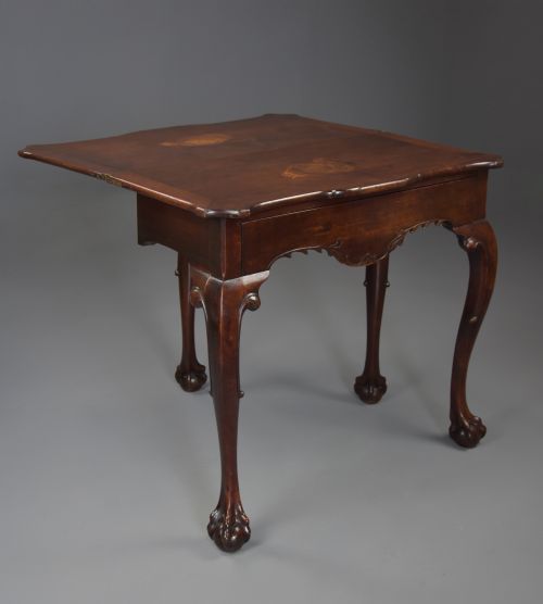 RARE SOPHISTICATED 18TH CENTURY IRISH AMERICAN BLACK WALNUT TEA TABLE OF SUPERB PATINA WITH UNUSUAL INLAID BIRD DESIGN - ADDITIONAL PHOTO 8