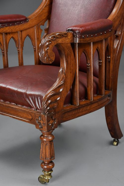 EXCEPTIONAL 19TH CENTURY GOTHIC REVIVAL OAK LIBRARY ARMCHAIR OF GENEROUS PROPORTIONS - ADDITIONAL PHOTO 5