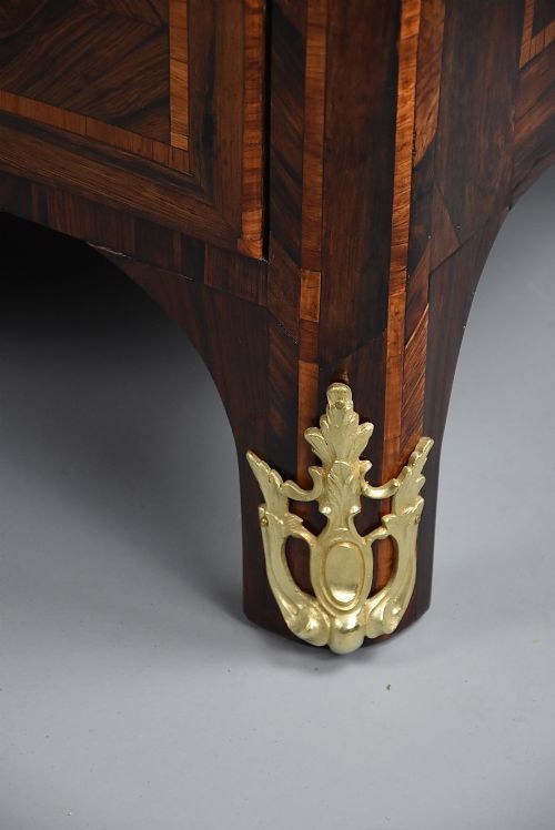 EXCEPTIONAL 18TH CENTURY FRENCH RGENCE ROSEWOOD SERPENTINE COMMODE WITH ORIGINAL MARBLE TOP - ADDITIONAL PHOTO 11