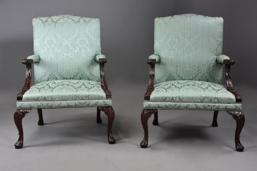 PAIR OF FINE QUALITY EARLY 20THC MAHOGANY GAINSBOROUGH ARMCHAIRS IN THE GEORGE II STYLE - ADDITIONAL PHOTO 4