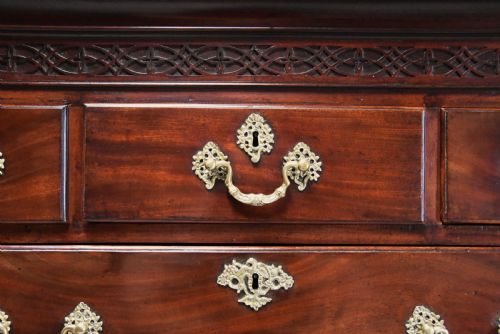 EXCELLENT QUALITY MID 18TH CENTURY MAHOGANY CHEST ON CHEST WITH SUPERB ORIGINAL PATINA - ADDITIONAL PHOTO 6