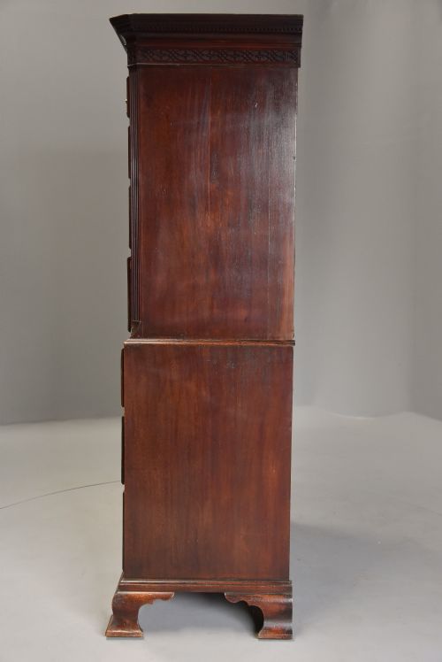 EXCELLENT QUALITY MID 18TH CENTURY MAHOGANY CHEST ON CHEST WITH SUPERB ORIGINAL PATINA - ADDITIONAL PHOTO 8