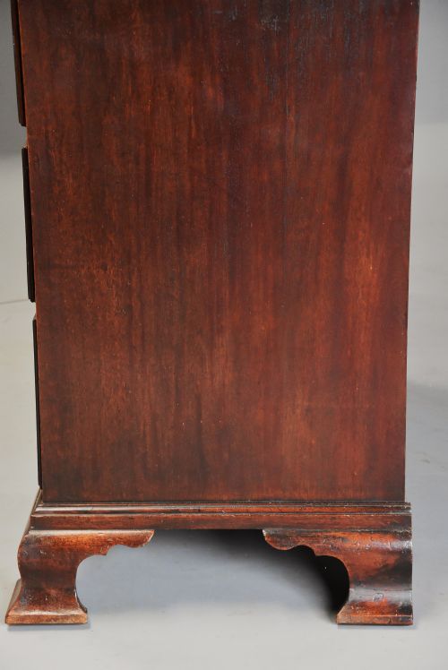 EXCELLENT QUALITY MID 18TH CENTURY MAHOGANY CHEST ON CHEST WITH SUPERB ORIGINAL PATINA - ADDITIONAL PHOTO 9