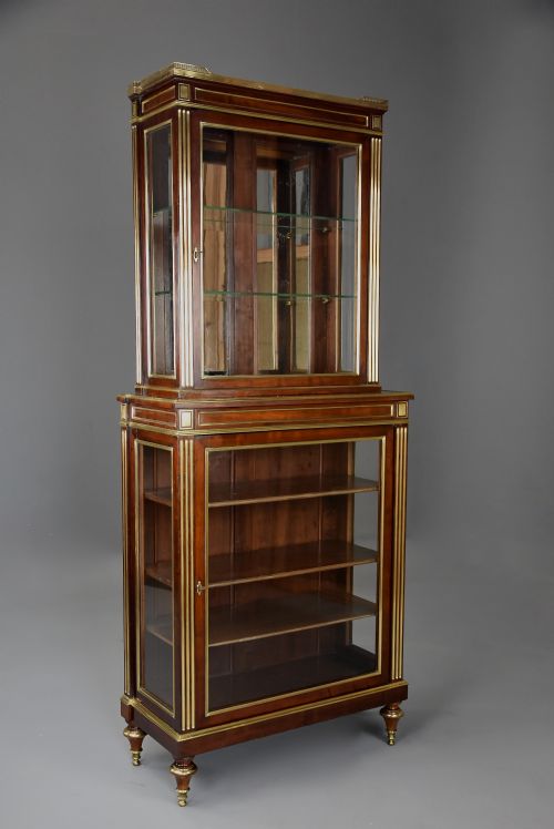 HIGHLY DECORATIVE LATE 19TH CENTURY FRENCH DIRECTOIRE STYLE MAHOGANY VITRINE OR DISPLAY CABINET - ADDITIONAL PHOTO 3