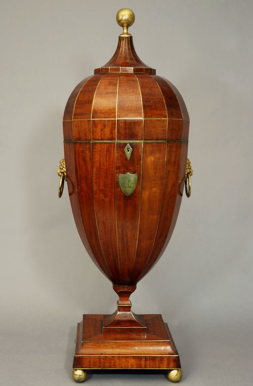 LARGE EXCEPTIONALLY RARE 18TH CENTURY MAHOGANY CUTLERY URN OF SUPERB QUALITY - ADDITIONAL PHOTO 1