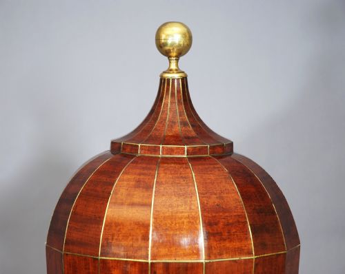 LARGE EXCEPTIONALLY RARE 18TH CENTURY MAHOGANY CUTLERY URN OF SUPERB QUALITY - ADDITIONAL PHOTO 3