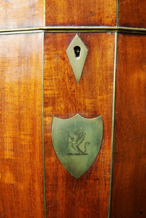 LARGE EXCEPTIONALLY RARE 18TH CENTURY MAHOGANY CUTLERY URN OF SUPERB QUALITY - ADDITIONAL PHOTO 5