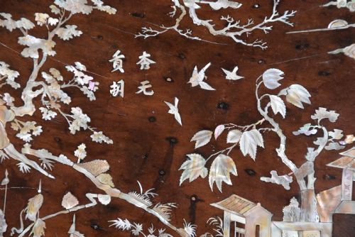 HIGHLY DECORATIVE LATE 19TH CENTURY VIETNAMESE HARDWOOD MOTHER OF PEARL INLAID CIRCULAR CENTRE TABLE - ADDITIONAL PHOTO 7