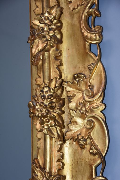 LARGE HIGHLY DECORATIVE MID 19TH CENTURY ITALIAN CARVED GILTWOOD DRESSING MIRROR - ADDITIONAL PHOTO 8