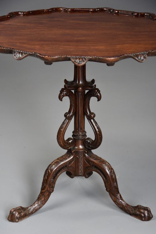 SUPERB EARLY 20TH CENTURY MAHOGANY TILT TOP TRIPOD TABLE IN THE CHIPPENDALE STYLE - ADDITIONAL PHOTO 4