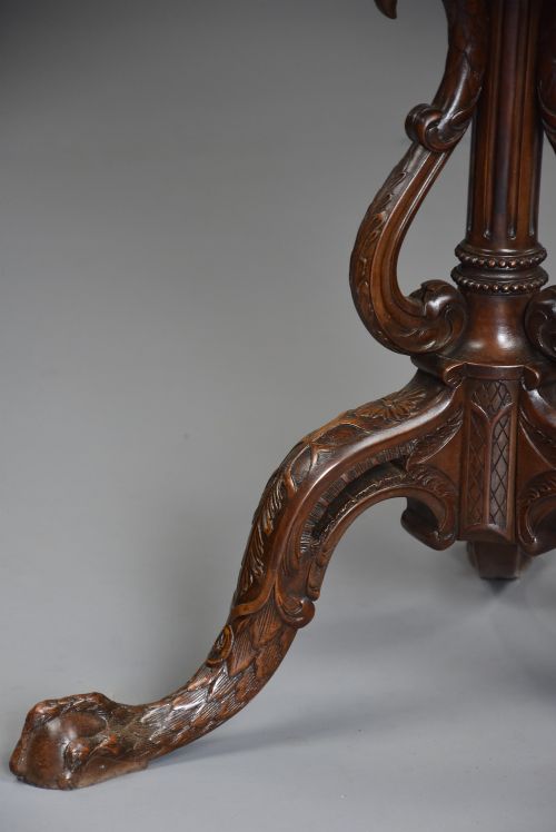 SUPERB EARLY 20TH CENTURY MAHOGANY TILT TOP TRIPOD TABLE IN THE CHIPPENDALE STYLE - ADDITIONAL PHOTO 11