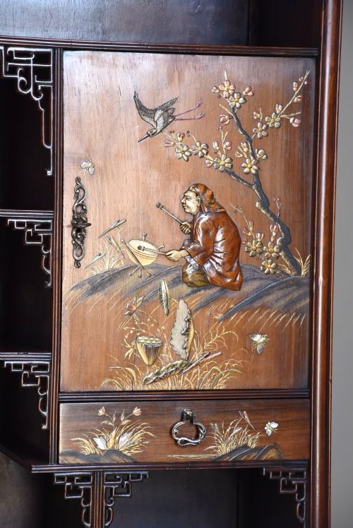 EXQUISITE FRENCH LATE 19TH CENTURY JAPANESE STYLE PADOUK DISPLAY CABINET ATTRIBUTED TO GABRIELFREDERIC VIARDOT - ADDITIONAL PHOTO 6