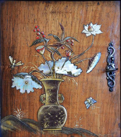 EXQUISITE FRENCH LATE 19TH CENTURY JAPANESE STYLE PADOUK DISPLAY CABINET ATTRIBUTED TO GABRIELFREDERIC VIARDOT - ADDITIONAL PHOTO 9