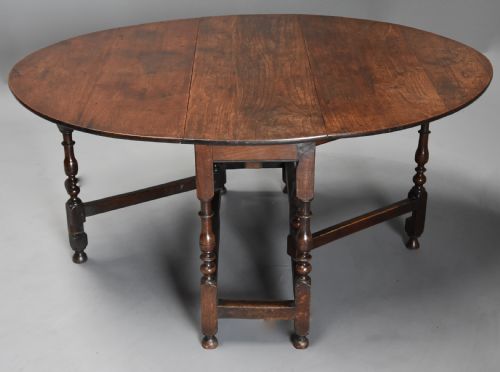 LATE 17TH CENTURY OAK GATELEG TABLE OF GOOD VERSATILE SIZE WITH FINE PATINA - ADDITIONAL PHOTO 3
