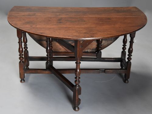 LATE 17TH CENTURY OAK GATELEG TABLE OF GOOD VERSATILE SIZE WITH FINE PATINA - ADDITIONAL PHOTO 4