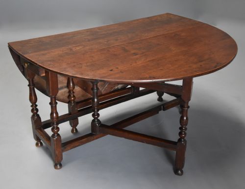 LATE 17TH CENTURY OAK GATELEG TABLE OF GOOD VERSATILE SIZE WITH FINE PATINA - ADDITIONAL PHOTO 5