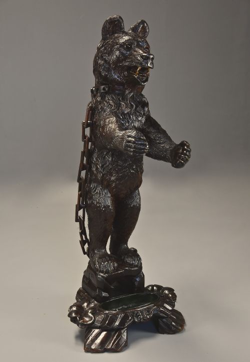 FINELY CARVED LATE 19TH CENTURY BLACK FOREST HALL STAND OF A BEAR - ADDITIONAL PHOTO 1