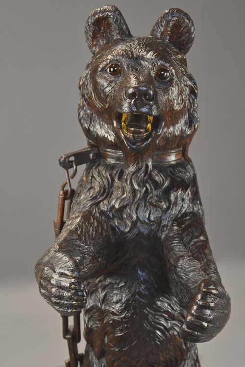 FINELY CARVED LATE 19TH CENTURY BLACK FOREST HALL STAND OF A BEAR - ADDITIONAL PHOTO 3