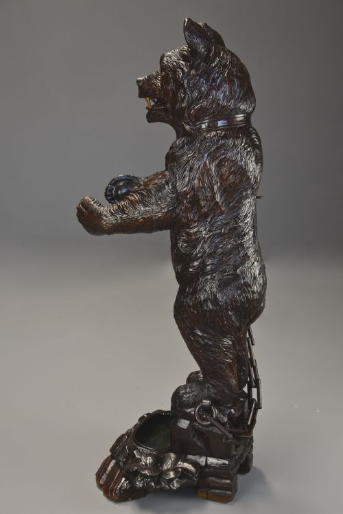 FINELY CARVED LATE 19TH CENTURY BLACK FOREST HALL STAND OF A BEAR - ADDITIONAL PHOTO 6