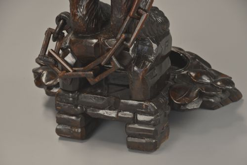 FINELY CARVED LATE 19TH CENTURY BLACK FOREST HALL STAND OF A BEAR - ADDITIONAL PHOTO 12