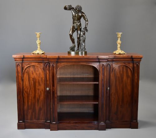 MID 19TH CENTURY MAHOGANY BREAKFRONT BOOKCASE WITH GOTHIC INFLUENCE - ADDITIONAL PHOTO 2