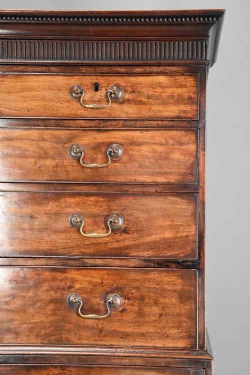 LATE 18TH CENTURY MAHOGANY PROVINCIAL CHEST ON CHEST WITH UNUSUAL FEATURES OF EXCEPTIONAL PATINA - ADDITIONAL PHOTO 3