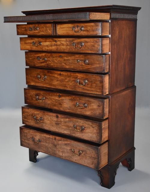 LATE 18TH CENTURY MAHOGANY PROVINCIAL CHEST ON CHEST WITH UNUSUAL FEATURES OF EXCEPTIONAL PATINA - ADDITIONAL PHOTO 6