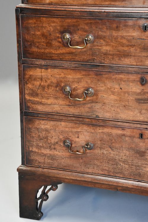 LATE 18TH CENTURY MAHOGANY PROVINCIAL CHEST ON CHEST WITH UNUSUAL FEATURES OF EXCEPTIONAL PATINA - ADDITIONAL PHOTO 7