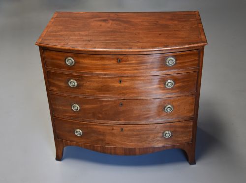 FINE QUALITY LATE 18TH CENTURY MAHOGANY BOW FRONT CHEST OF DRAWERS OF GOOD PATINA - ADDITIONAL PHOTO 1