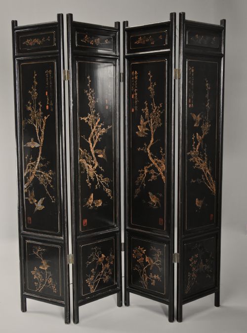 EARLY 20TH CENTURY CHINESE BLACK LACQUERED FOURLEAF FREESTANDING SCREEN OR ROOM DIVIDER - ADDITIONAL PHOTO 2