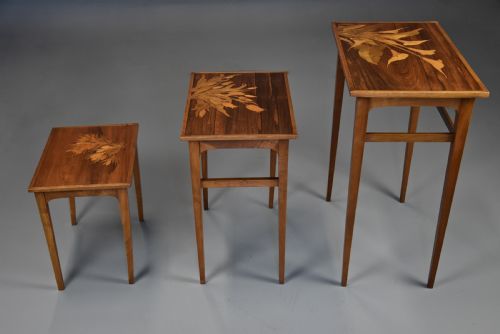 FINE QUALITY EARLY 20TH CENTURY FRENCH ART NOUVEAU NEST OF THREE ROSEWOOD TABLES BY MILE GALL - ADDITIONAL PHOTO 3