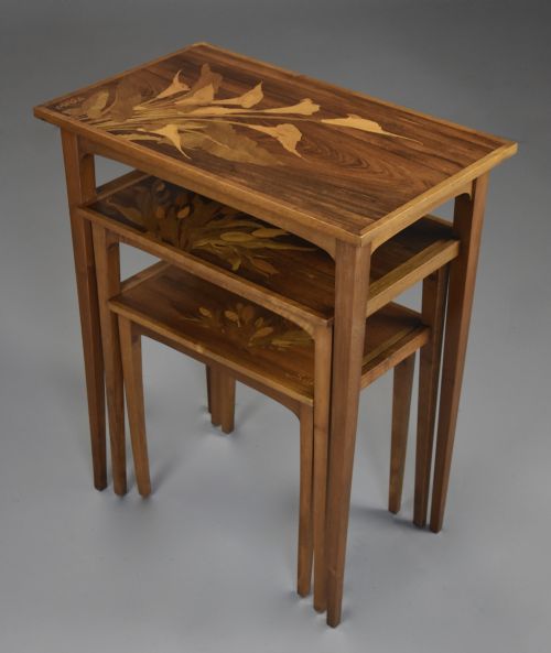FINE QUALITY EARLY 20TH CENTURY FRENCH ART NOUVEAU NEST OF THREE ROSEWOOD TABLES BY MILE GALL - ADDITIONAL PHOTO 5