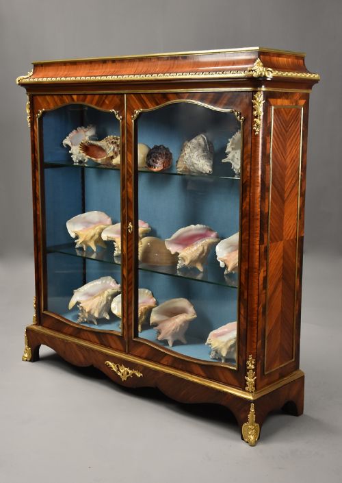 FINE QUALITY MID 19TH CENTURY FRENCH KINGWOOD DISPLAY CABINET WITH ORMOLU DECORATION - ADDITIONAL PHOTO 3