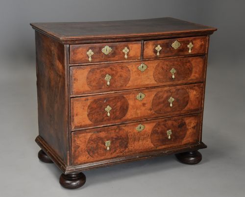 RARE FINE LATE 17TH CENTURY WILLIAM MARY YEW WOOD WALNUT CHEST OF DRAWERS WITH SUPERB PATINA - ADDITIONAL PHOTO 2