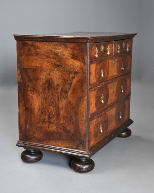 RARE FINE LATE 17TH CENTURY WILLIAM MARY YEW WOOD WALNUT CHEST OF DRAWERS WITH SUPERB PATINA - ADDITIONAL PHOTO 9