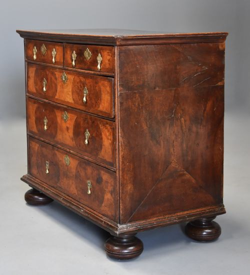 RARE FINE LATE 17TH CENTURY WILLIAM MARY YEW WOOD WALNUT CHEST OF DRAWERS WITH SUPERB PATINA - ADDITIONAL PHOTO 11